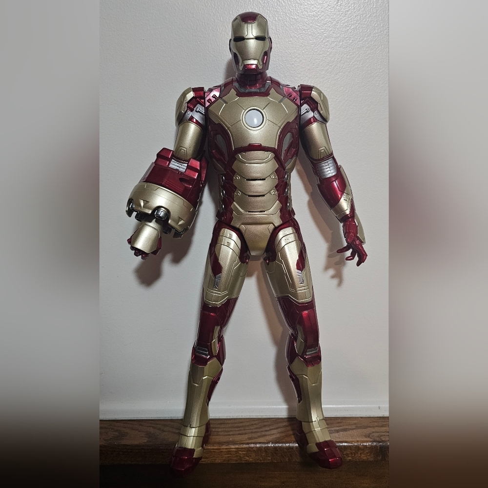 Iron Man “Sonic Blasting” Action Figure | Working Lights & Sounds